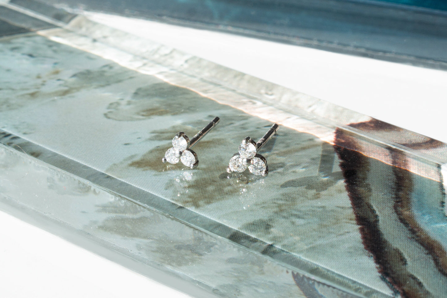 Natural Diamond Flower 0.10 ct. or 0.12 ct T.W. Round-cut Stud Earrings Solitaire 14k Yellow Gold or 14k White Gold, Push-back