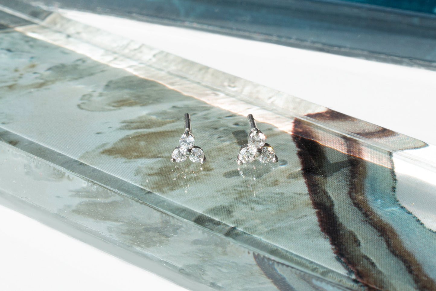 Natural Diamond Flower 0.10 ct. or 0.12 ct T.W. Round-cut Stud Earrings Solitaire 14k Yellow Gold or 14k White Gold, Push-back