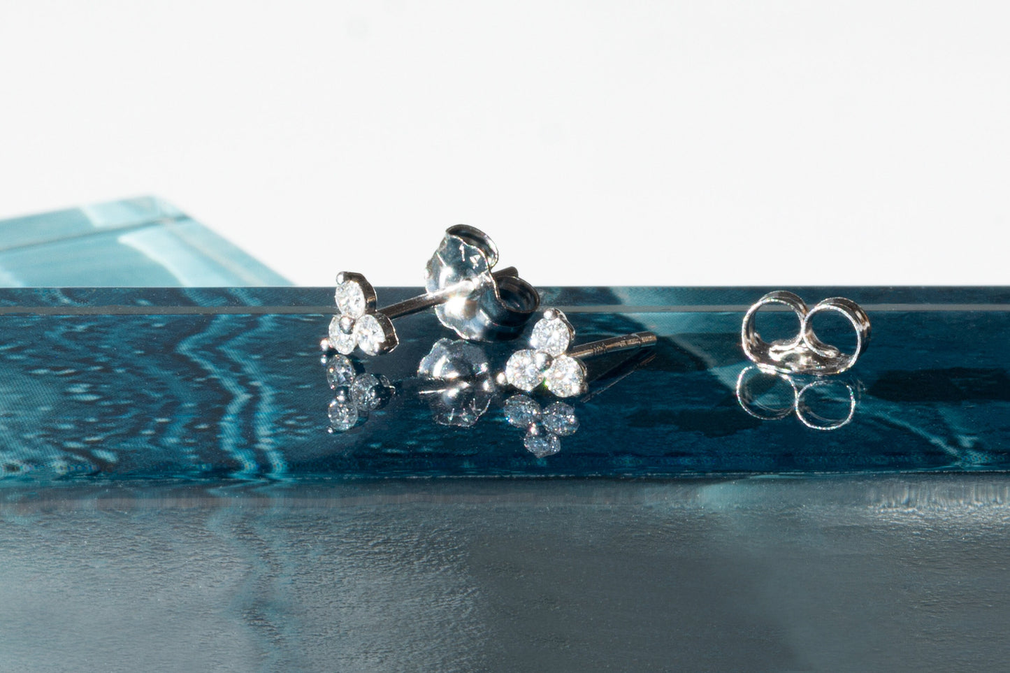 Natural Diamond Flower 0.10 ct. or 0.12 ct T.W. Round-cut Stud Earrings Solitaire 14k Yellow Gold or 14k White Gold, Push-back